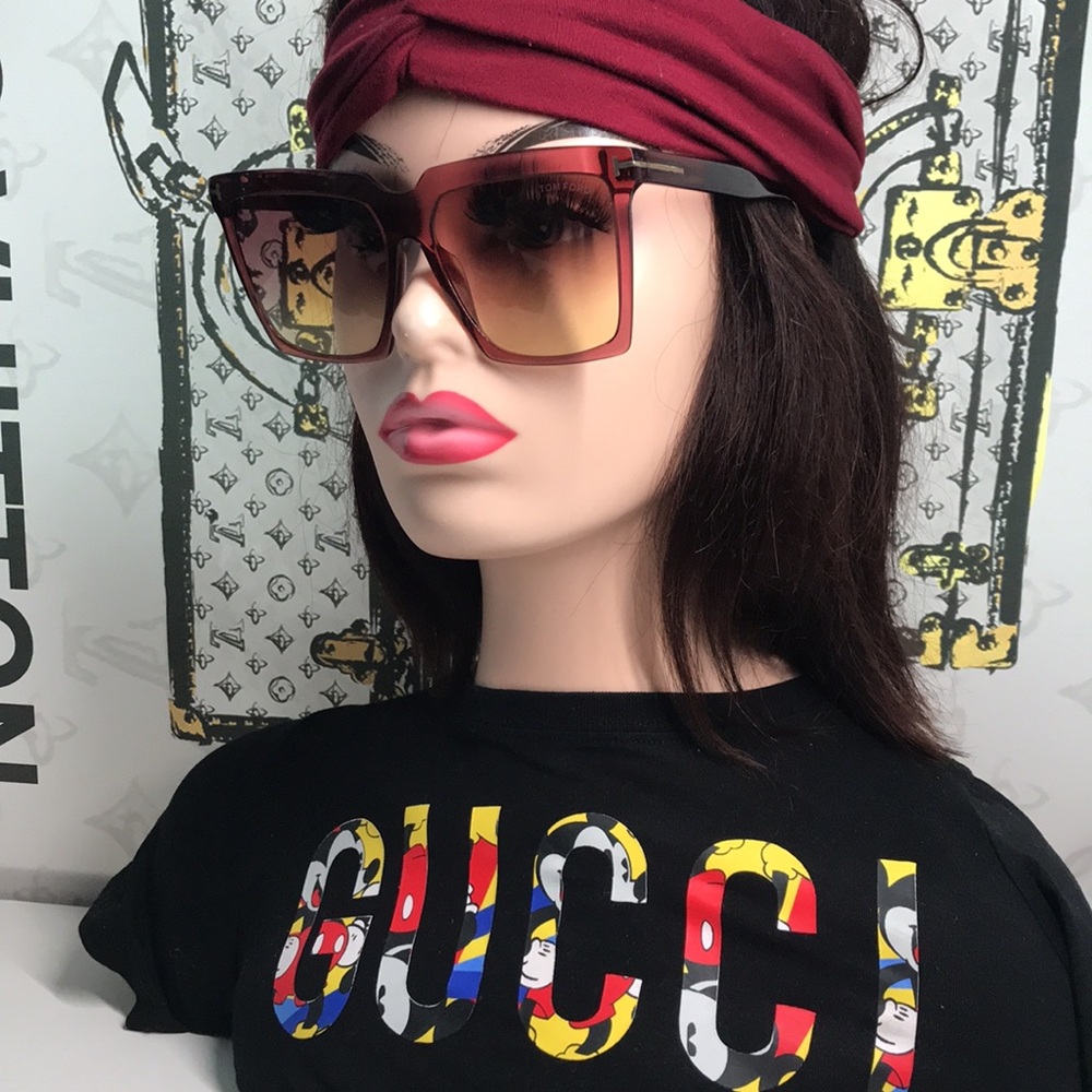 NEW Tom Ford TF764 69T Sunglasses – Shiny Bordeaux Frame / Gradient Bordeaux Le